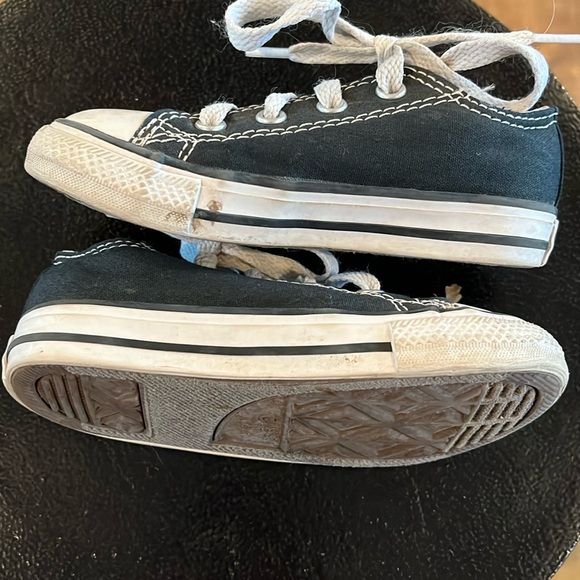 Baby Chuck Taylor Converse, Size 7 - Picture 6 of 9